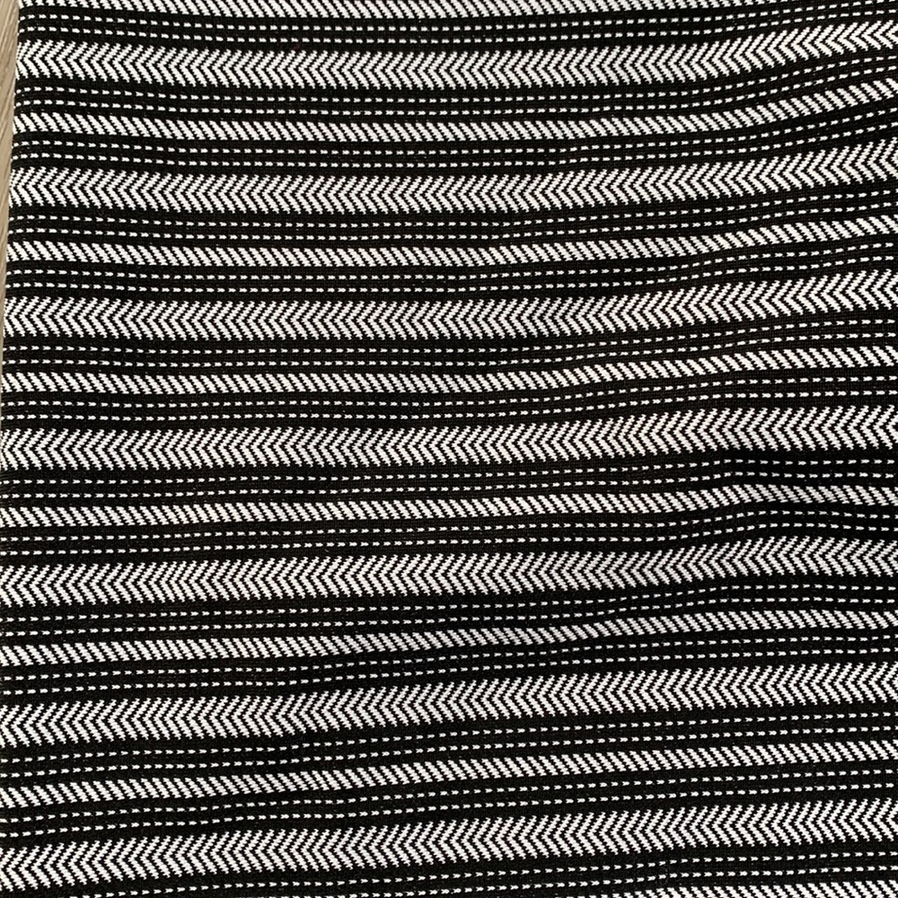 Zyia Active Aztec Adrenaline Black Striped 7/8 Leggings - Picture 5 of 11